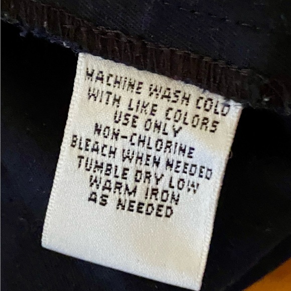 Women’s Black Trucker Jacket Size M Front Pockets & Snap Buttons Detail Unlined - Picture 4 of 4